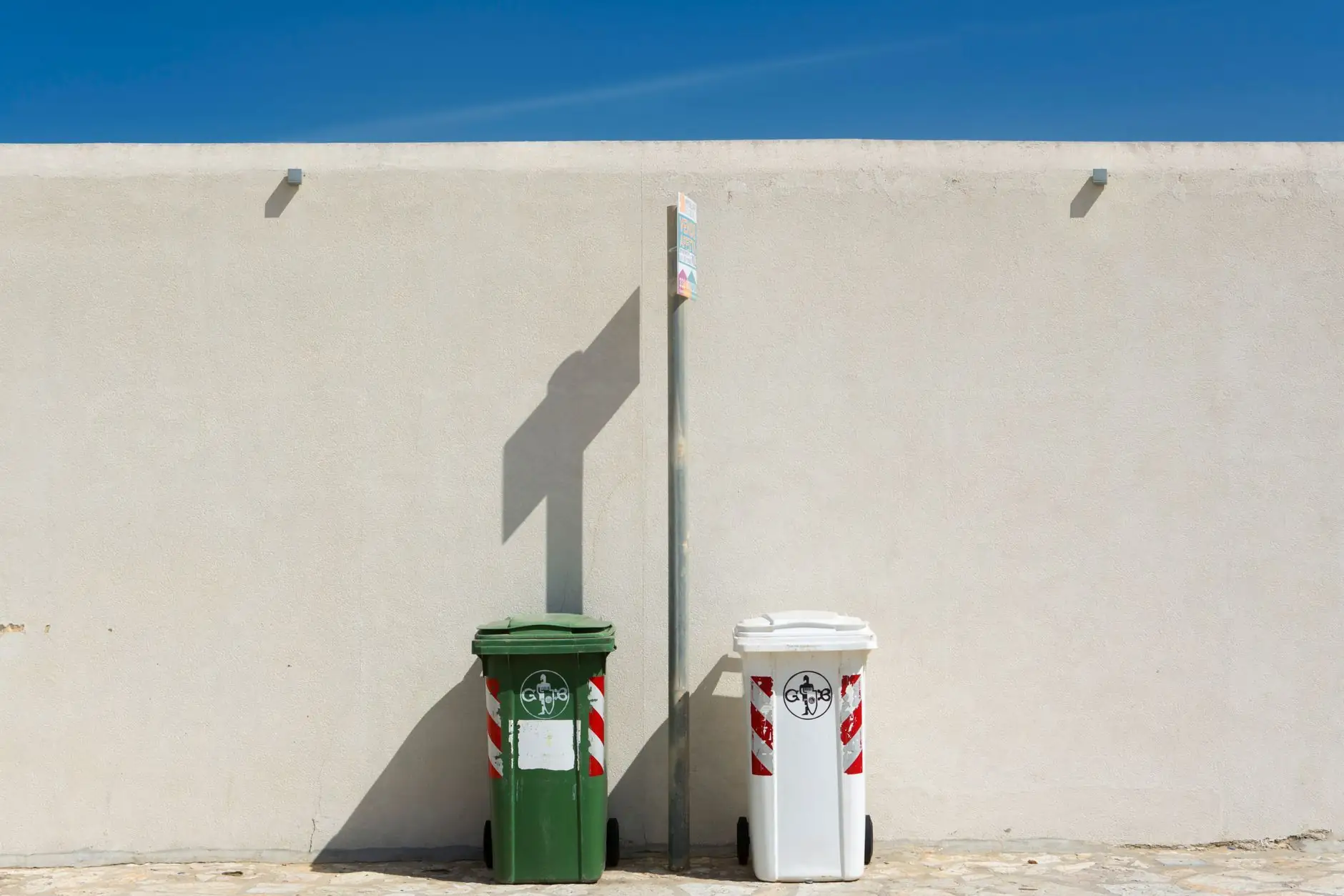 河北元迪详解环氧彩砂与美缝剂在瓷砖美缝中的性能差异