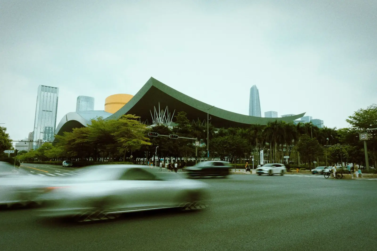 瓷砖美缝剂与环氧彩砂施工效果对比及适用场景分析